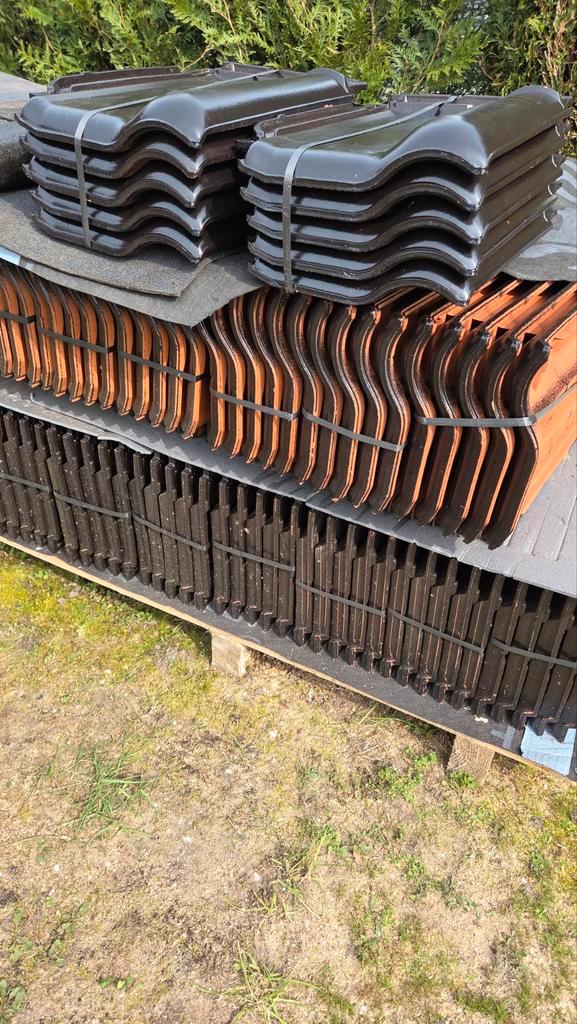 Nieuwe dakpannen Koramic Alegra 10 TE 745 zwart edel engobe, Doe-het-zelf en Bouw, Ophalen, Zwart, Dakpannen