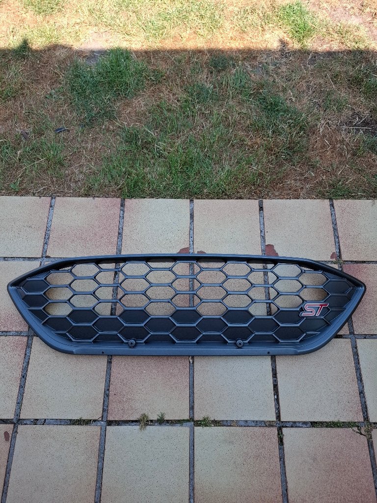 OEM grill mk4 focus st, Autos : Divers, Tuning & Styling, Enlèvement ou Envoi