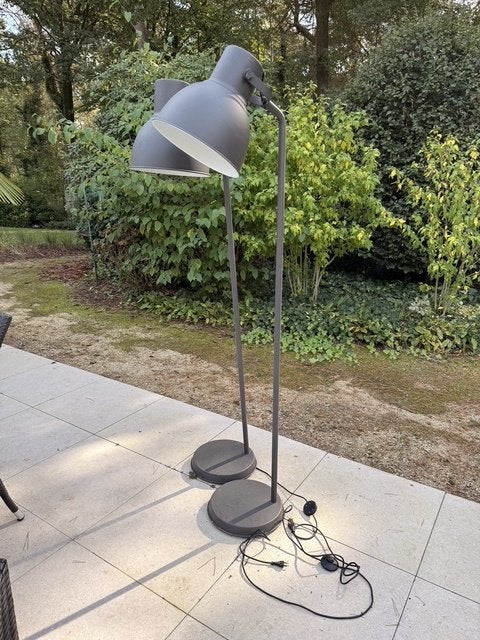 2x Ikea staande lampen (bruin/grijs), Huis en Inrichting, Ophalen, Gebruikt, E27 (groot), Tijdloos