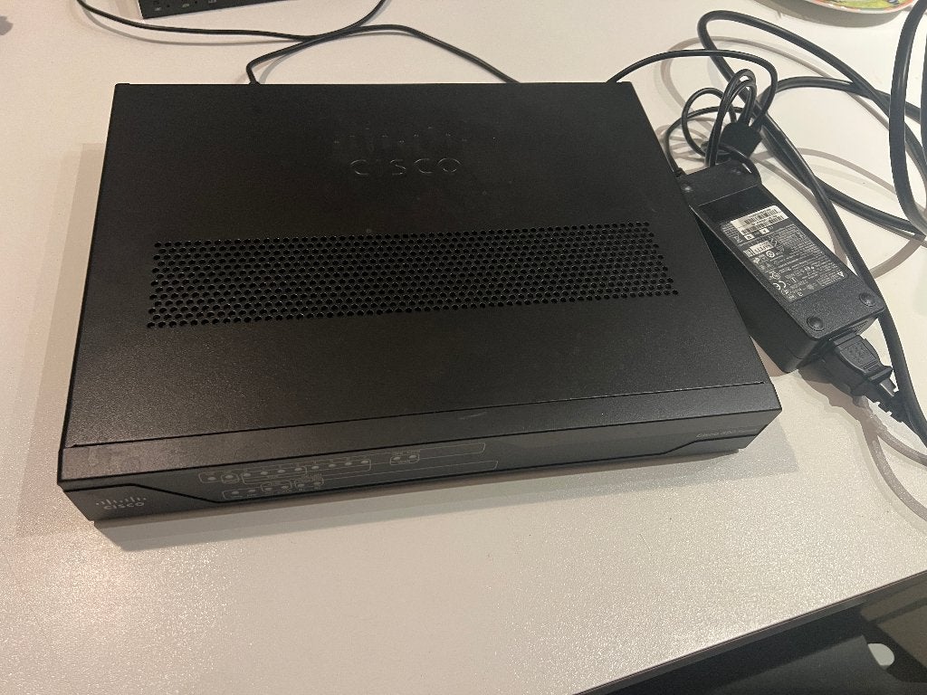 Cisco 890 router, Computers en Software, Ophalen of Verzenden, Router