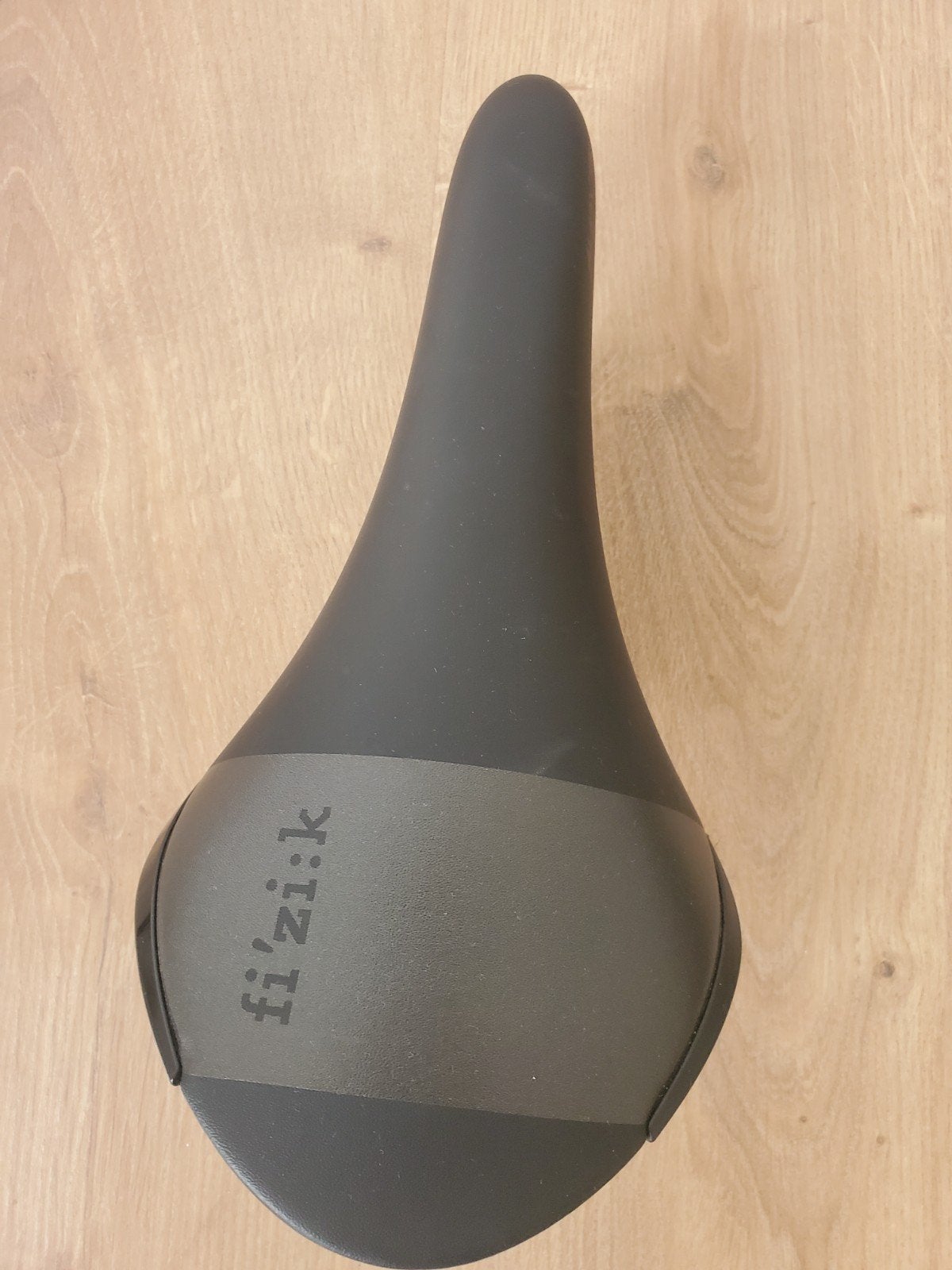 Brompton selle fizik, Enlèvement, Selle