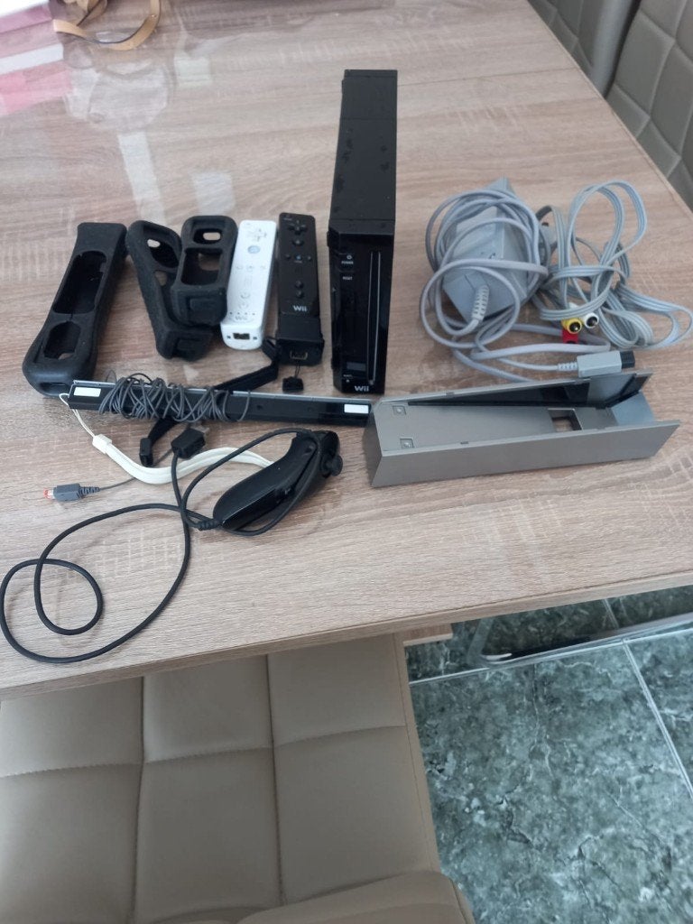 Console Nintendo Wii Noir+7 jeux (MARIO)+2manettes+1nunchuk, Envoi, Utilisé, Avec 2 manettes, Avec jeux