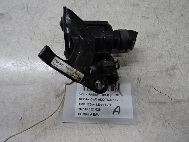 POMPE A EAU Volkswagen Passat (3G2) (5Q0965561B), Volkswagen, Volkswagen AG, Utilisé, Kundenbetreuung@volkswagen.de