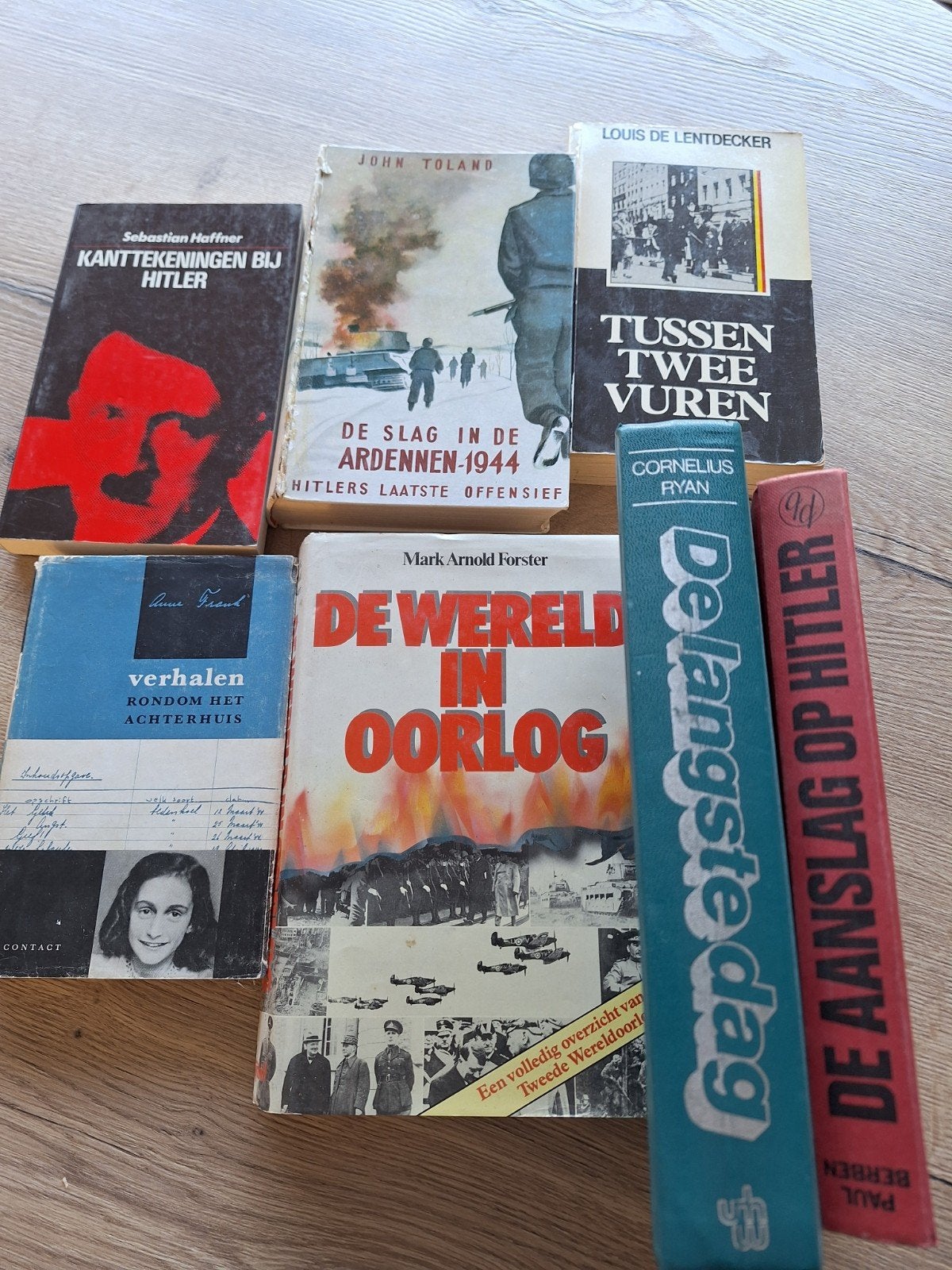 8 oorlogsboeken, Boeken, Ophalen of Verzenden
