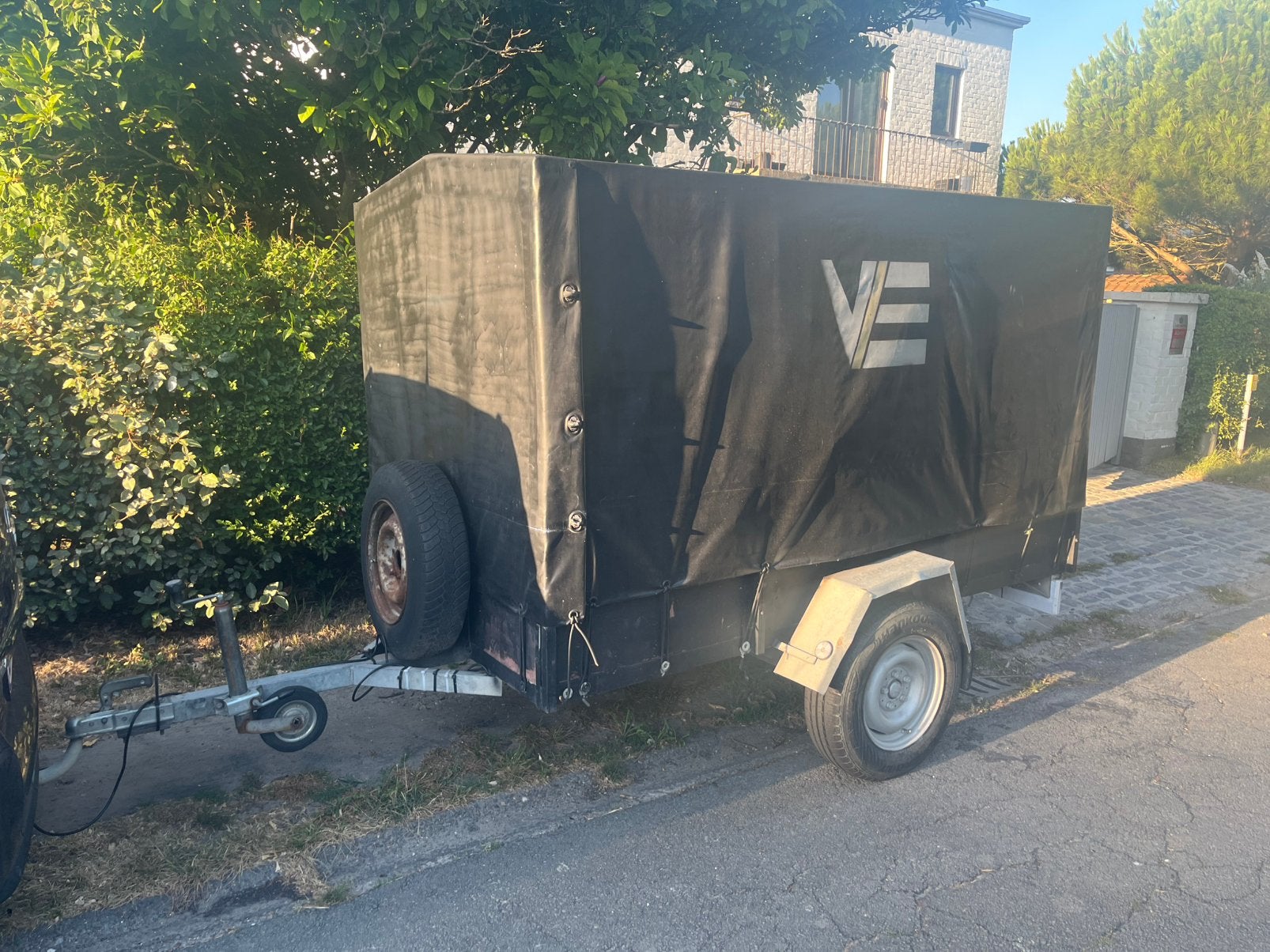 Gesloten remork, Enlèvement, Comme neuf
