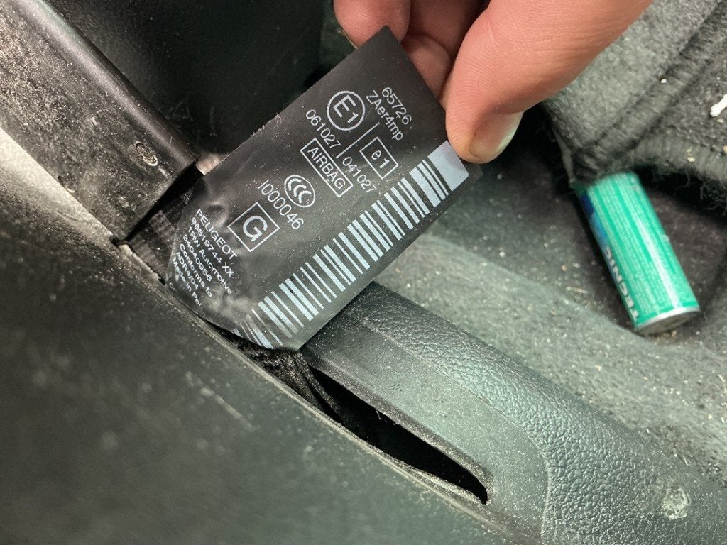 CEINTURE DE SECURITE AVANT GAUCHE Peugeot 3008 I (0U / HU), Kontakt-peugeot@peugeot.com, Utilisé, Peugeot Deutschland GmbH, Bahnhofsplatz
65423  Rüsselsheim, DE