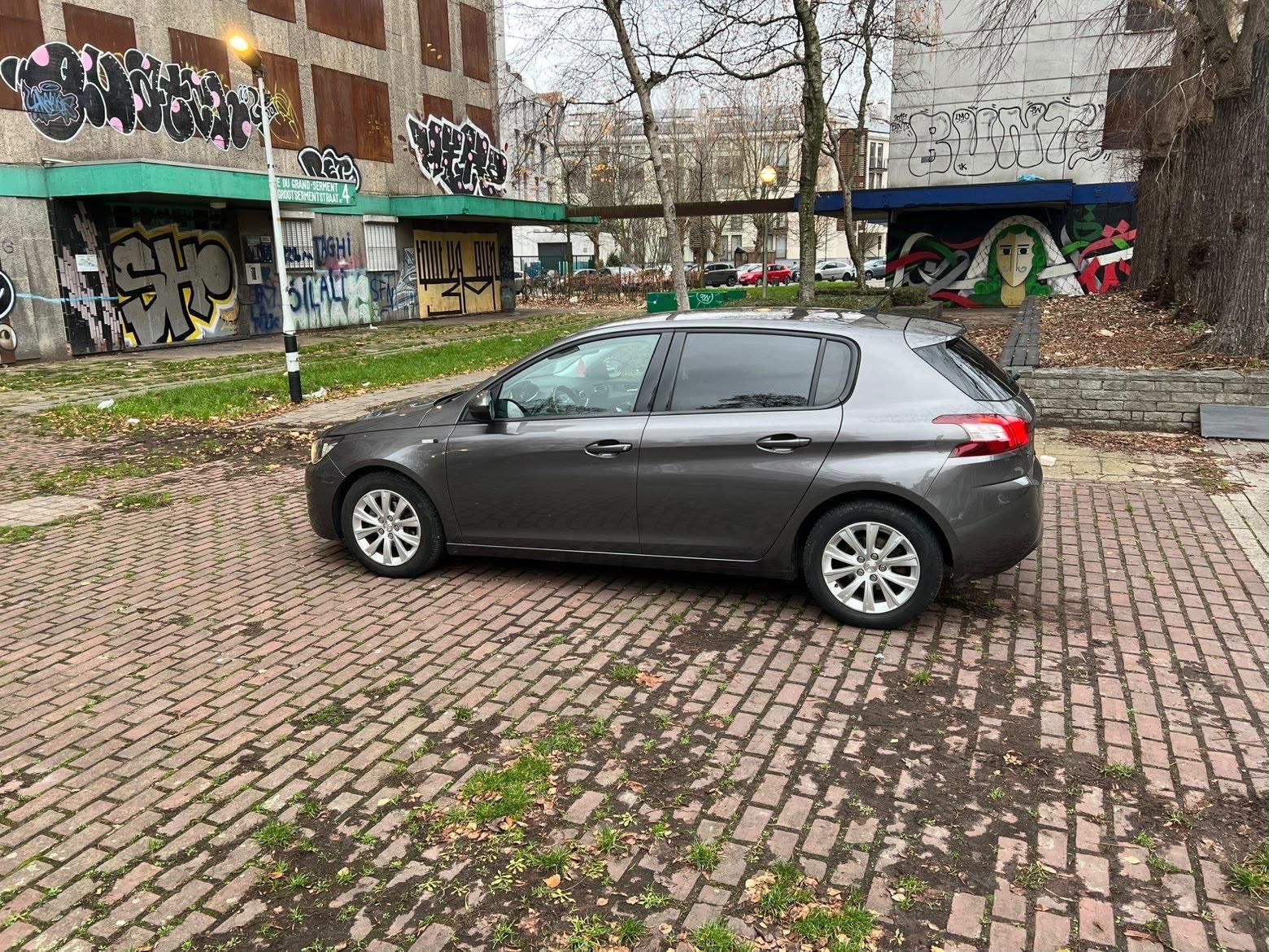 Peugeot 308 2016, Argent ou Gris, Achat, Euro 6, Volant multifonction