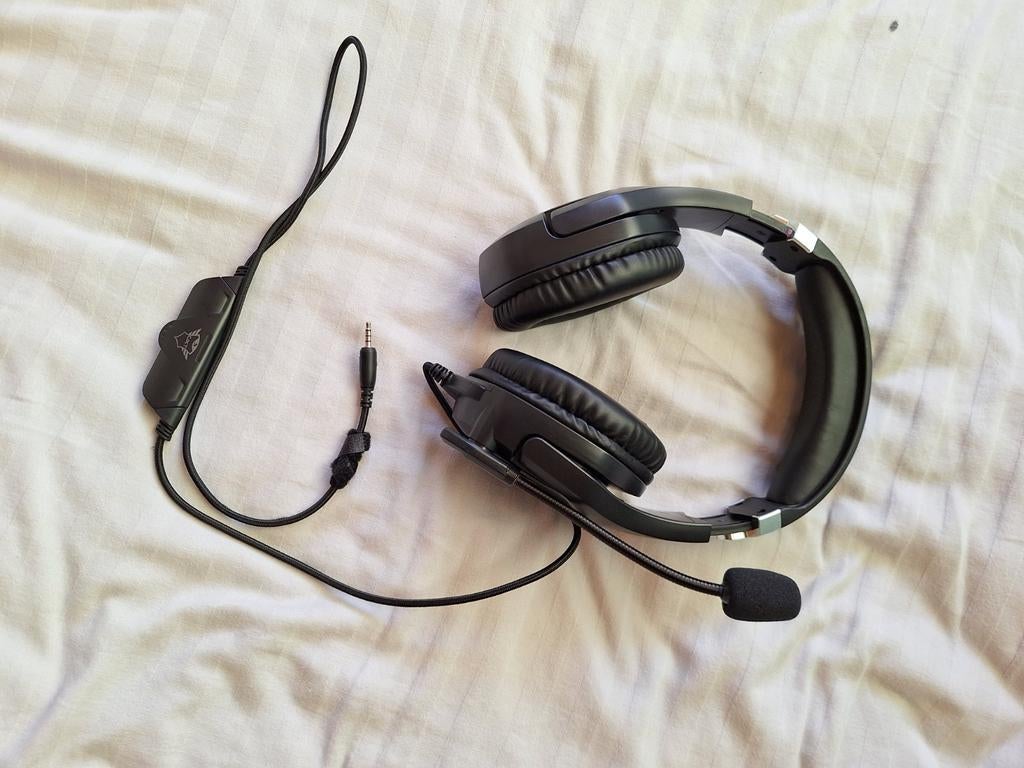 Hoofdtelefoon playstation headset nieuwe staat, Computers en Software, Headsets, Nieuw, Ophalen of Verzenden, Trust, Over-ear