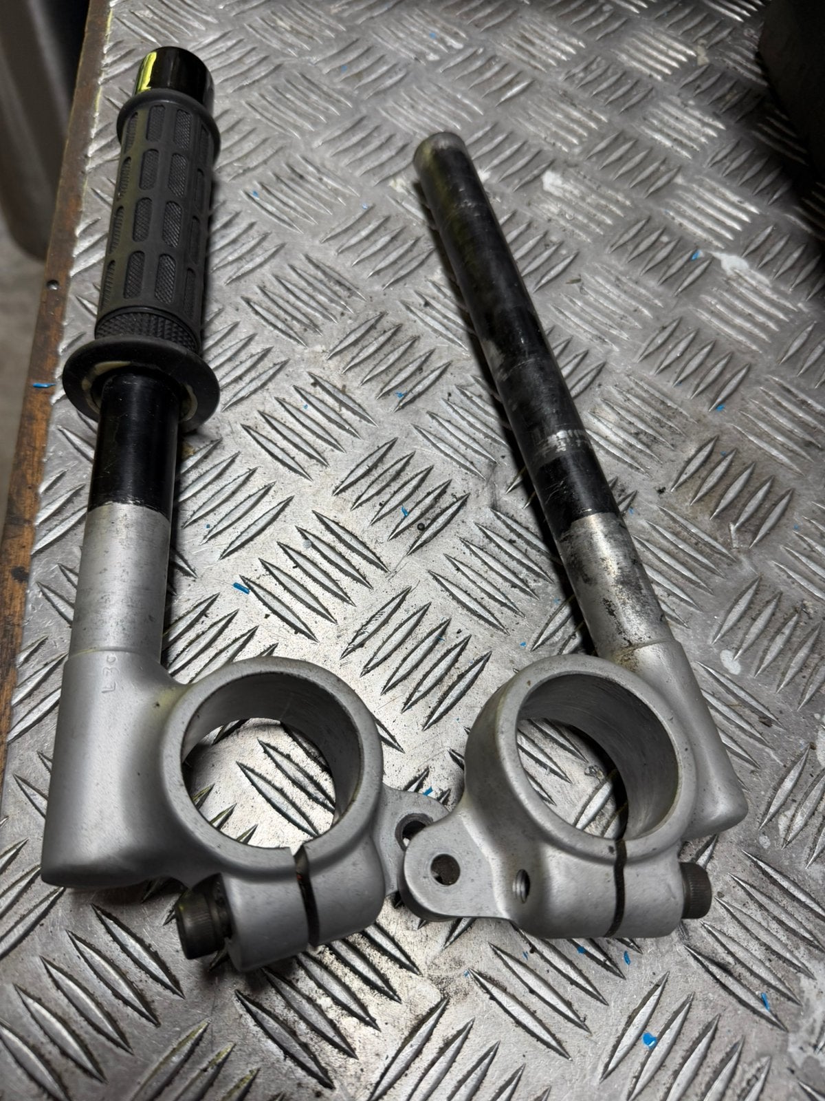 Clipons Suzuki GSXR Slabby Slabside 1985 1986 1987 1988, Ophalen
