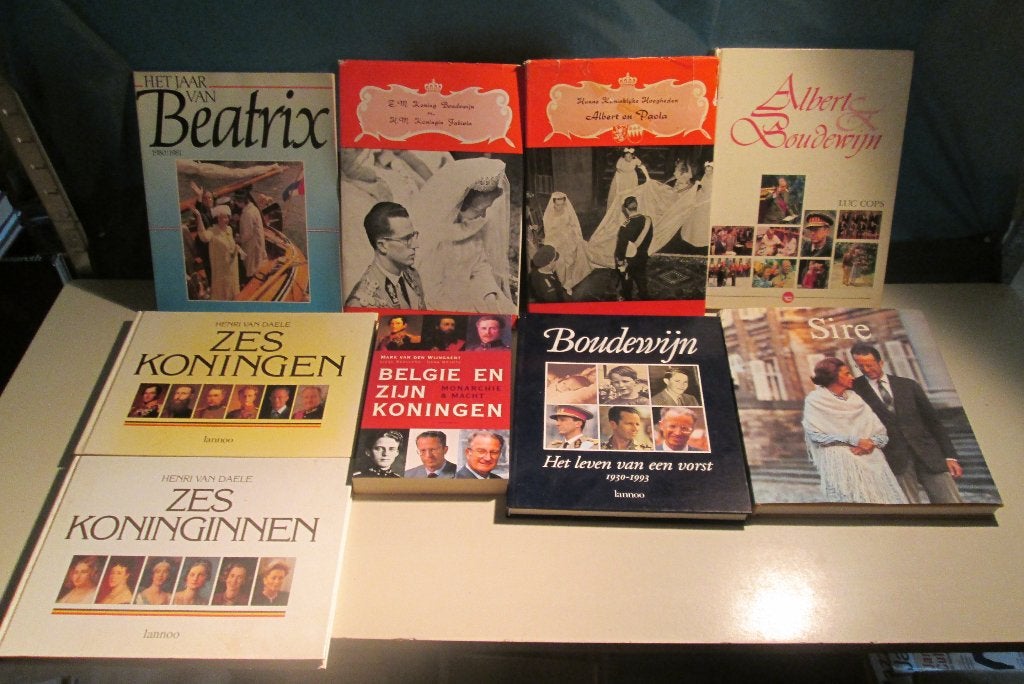 9 grands livres sur la famille royale belge, Enlèvement ou Envoi, Comme neuf