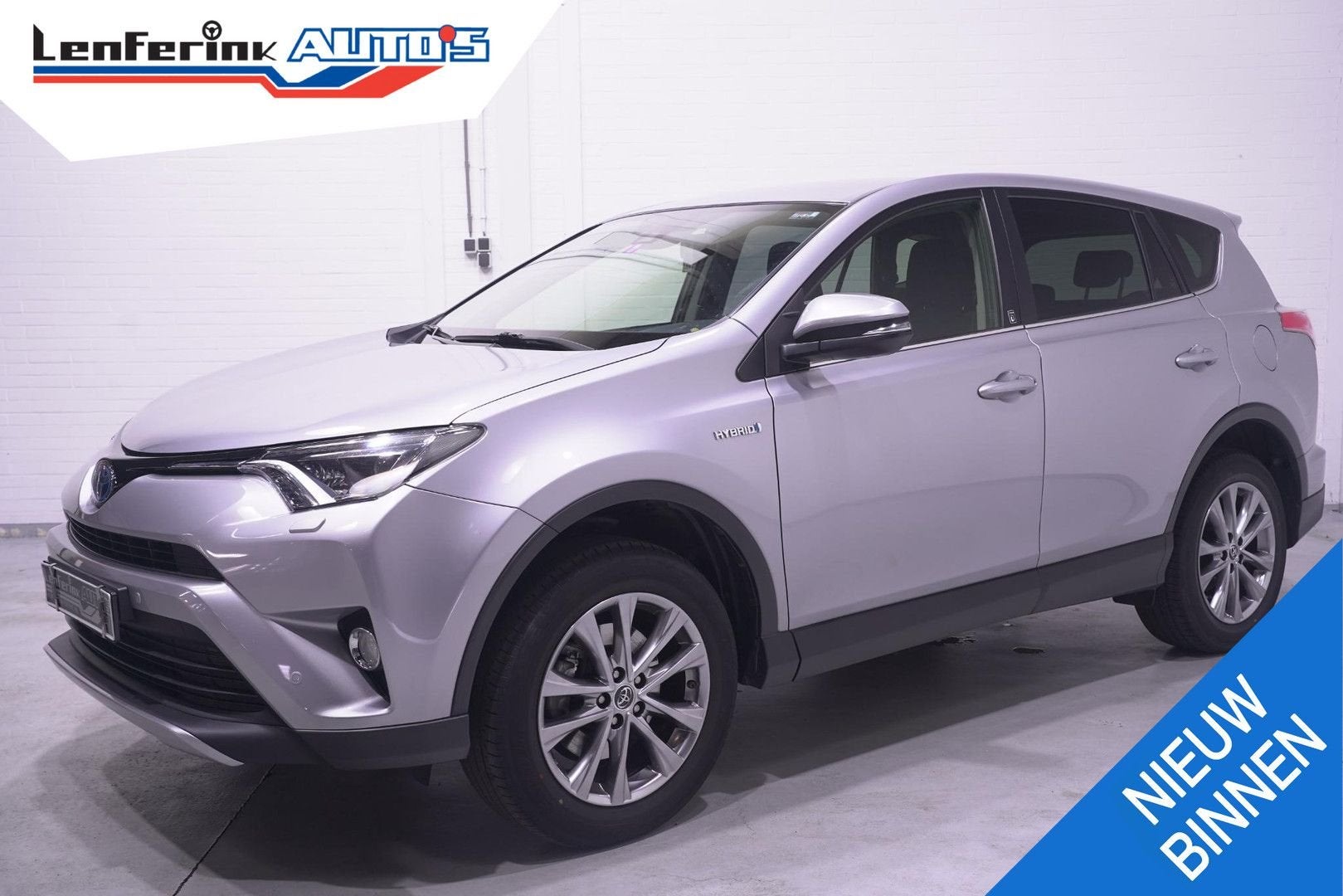 Toyota RAV 4 AWD Dynamic Team-Duitsland navigatie camera 165, Auto's, Automaat, Emergency brake assist, Zwart, 2 kWh