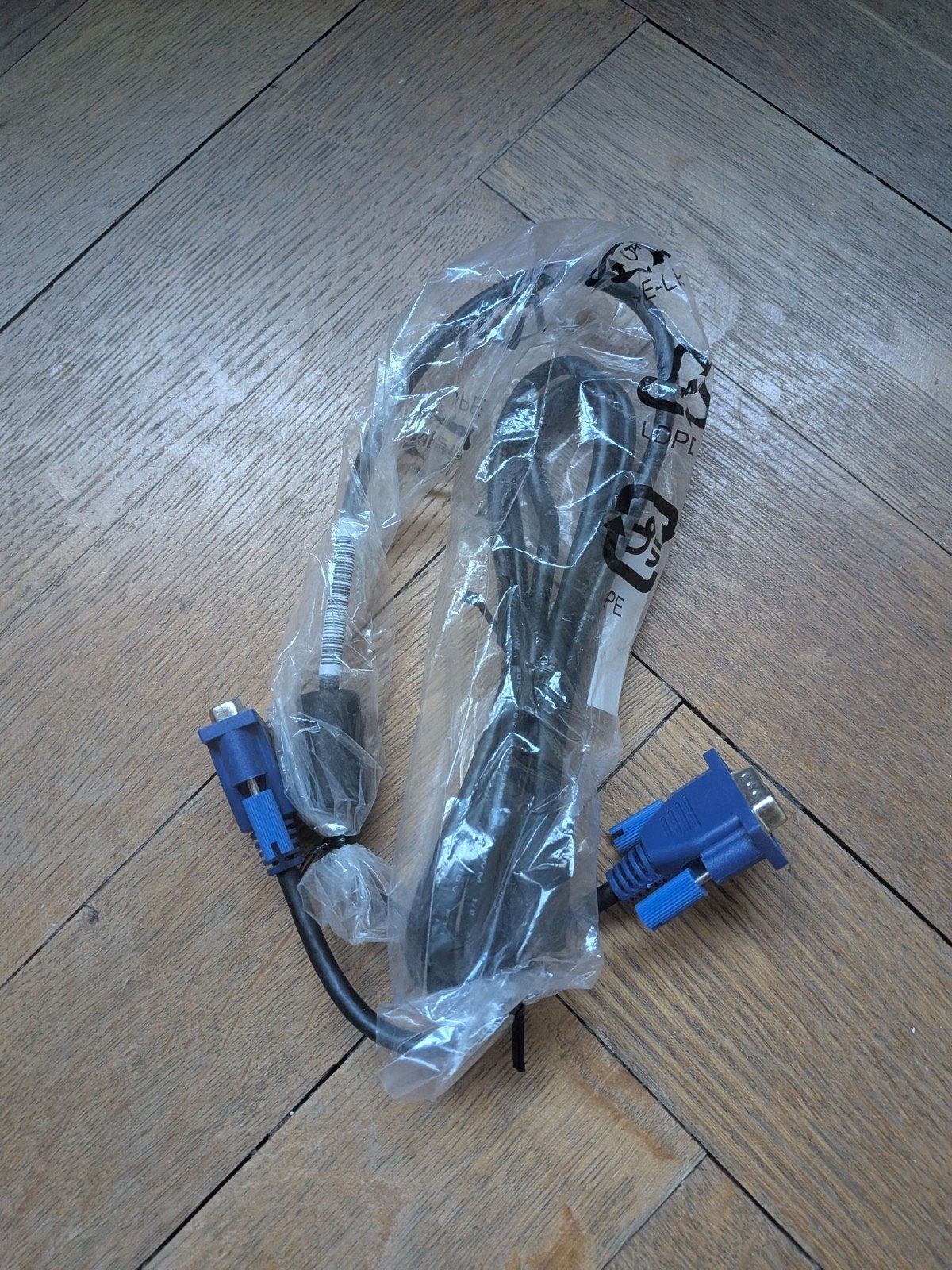 VGA cable, Ophalen, Nieuw