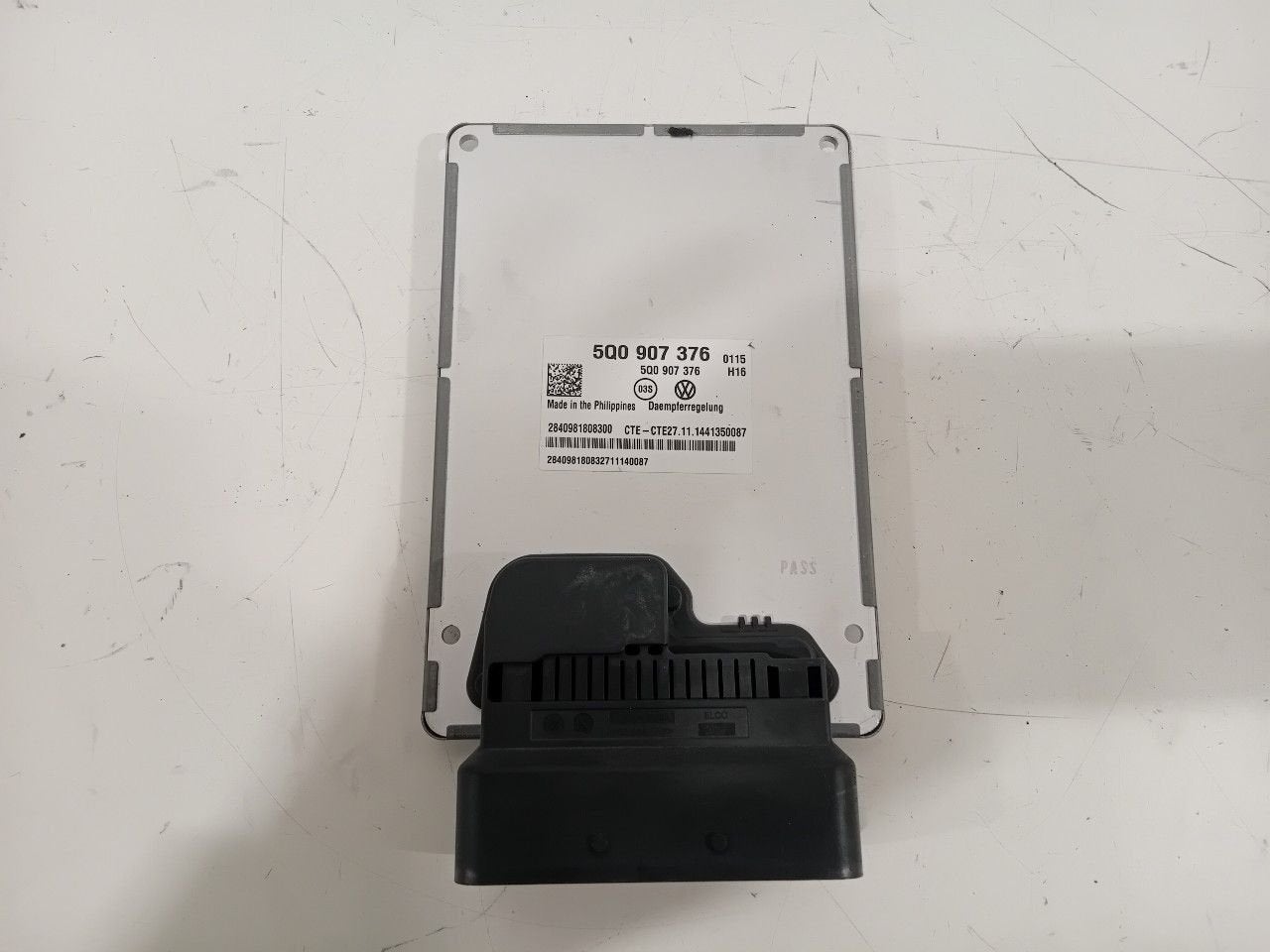Computer veer Volkswagen Golf, Auto-onderdelen, Onderdelen@venauto.nl, Van der Ven Autorecycling B.V., Gebruikt, Ettenseweg 76, 4706 PB Roosendaal, The Netherlands