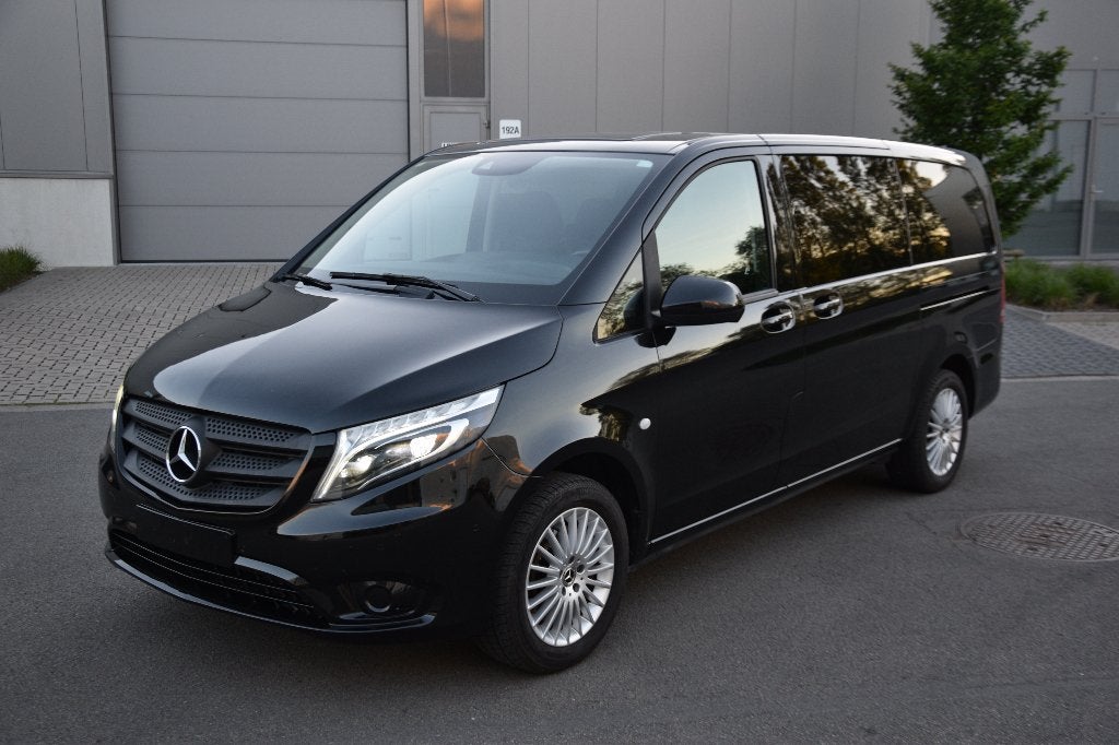 Mercedes-Benz Vito Tourer 116 CDI Pro lang Aut. 9PL, Auto's, Automaat, Zwart, Bedrijf, Diesel