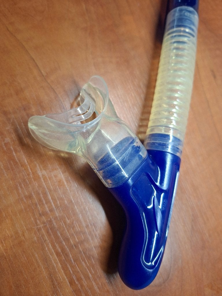 tuba avec fermeture automatique à bulles, Enlèvement, Comme neuf, Tuba