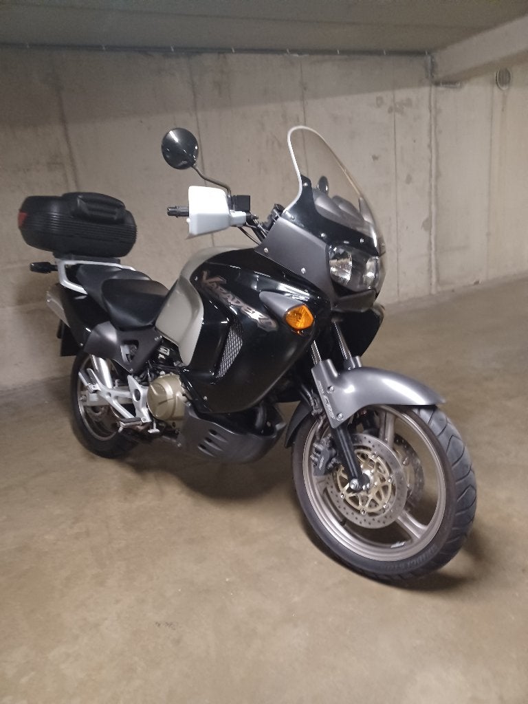 Honda Varadero en très bon état, Tourisme, Plus de 35 kW, 2 cylindres, Particulier