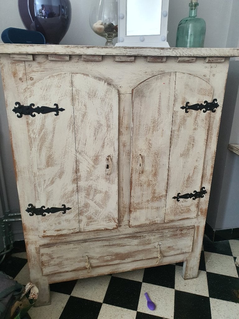 Meuble ancien style fermette a rénover. Artisanal, Avec porte(s), 150 à 200 cm, Enlèvement, Utilisé