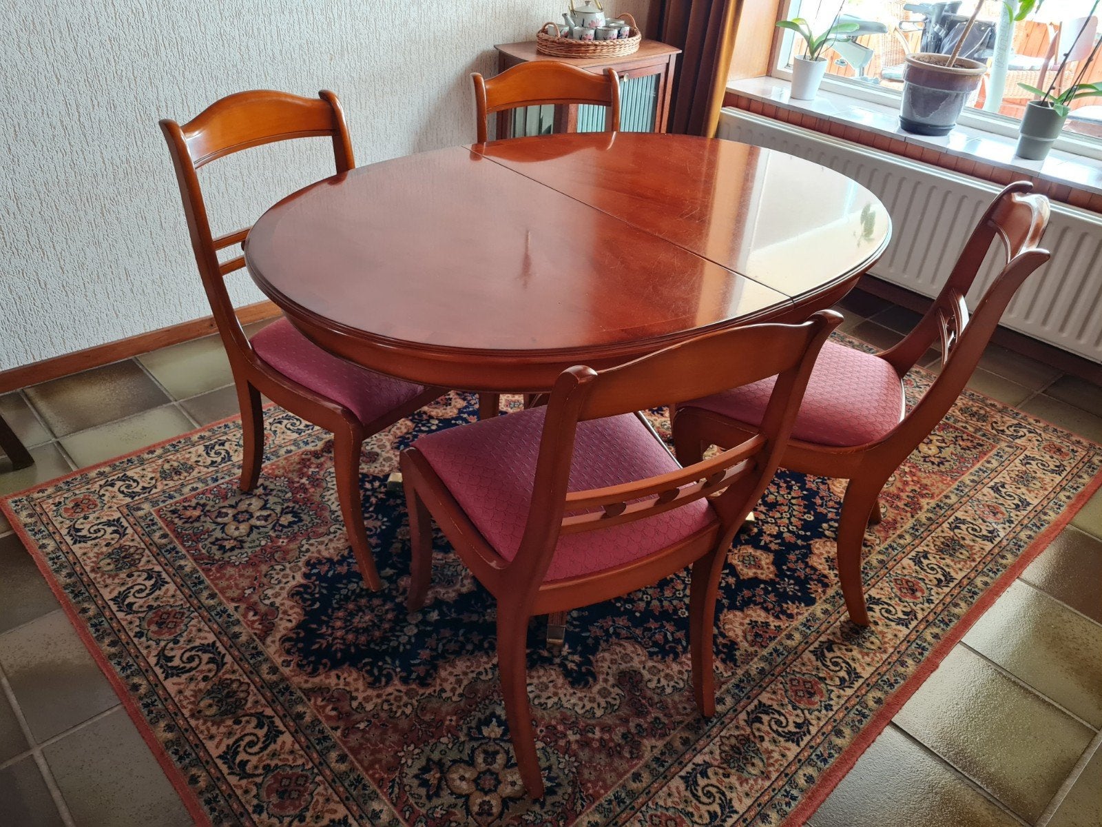 Elegante vintage uitschuifbare eettafel met 4 stoelen, Maison & Meubles, Salles à manger complètes, Enlèvement, Comme neuf, 4 à 6 chaises