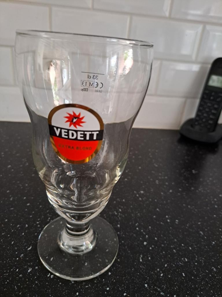 Vedett bierglas speciaal gebogen glas 33cl, Ophalen of Verzenden