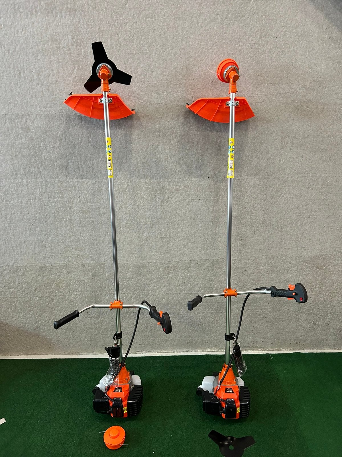 Nieuwe 55CC benzine bosmaaiers met verschillende messen, Enlèvement, Neuf, Essence