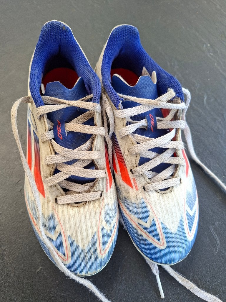Voetbalschoenen kids Adidas F50 maat 33, Sport en Fitness, Gebruikt, Maat XS of kleiner, Schoenen, Ophalen of Verzenden