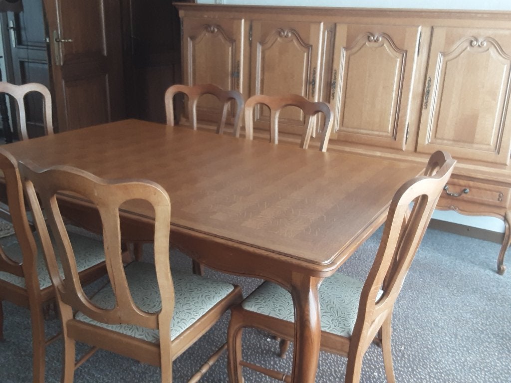 Antieke eettafel  met stoelen en kast, Enlèvement