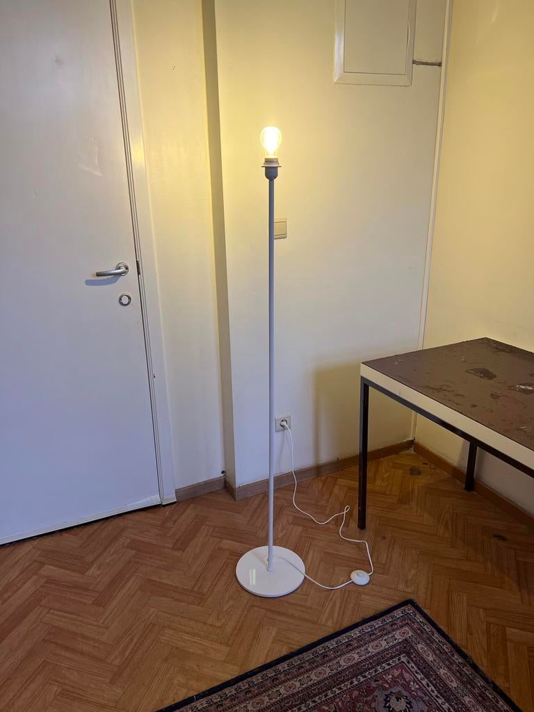 Ampoule, Enlèvement, Comme neuf