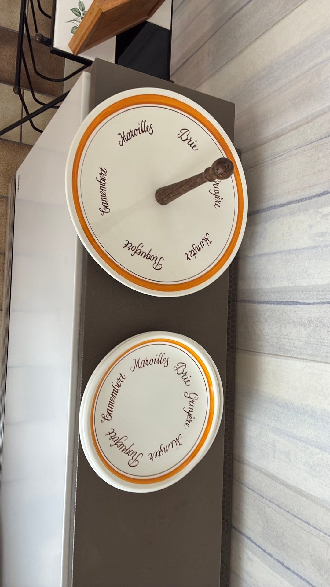 Set d'assiettes à fromage, Maison & Meubles, Enlèvement, Comme neuf