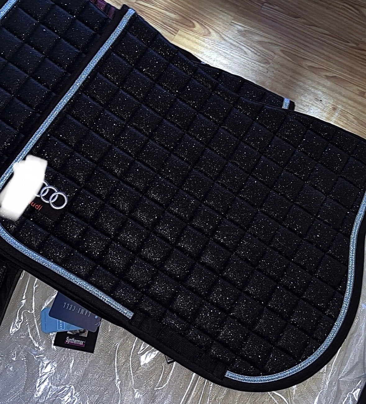 Tapis de selle noir paillettes, Enlèvement ou Envoi, Comme neuf, Noir
