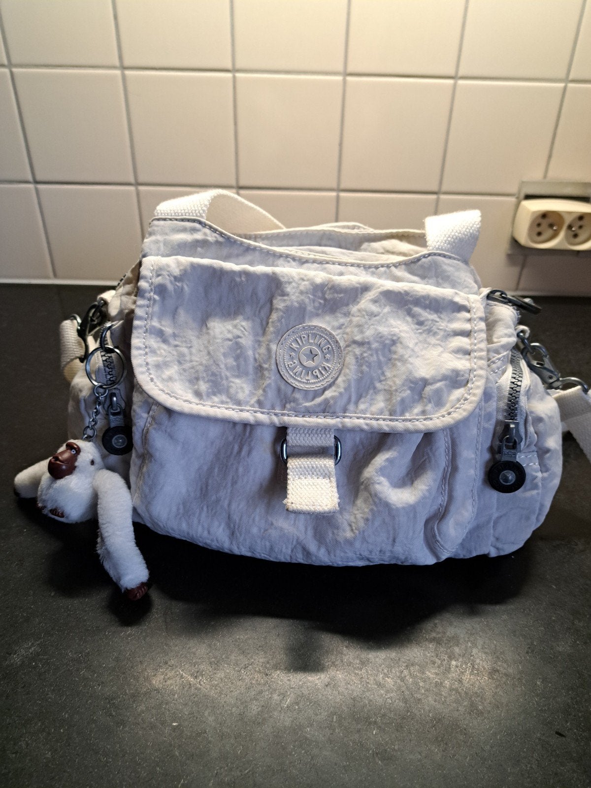 Spierwitte kipling handtas met 5 opbervakken, Handtassen en Accessoires, Ophalen of Verzenden, Nieuw, Wit, Kipling
