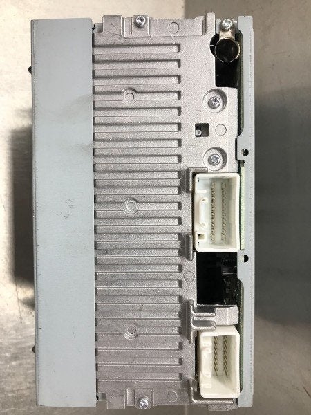 RADIO Mitsubishi Lancer Sports Sedan (CY / CZ) (|8701A260|), Gebruikt, Info@mitsubishi-motors.de, MITSUBISHI, Mitsubishi