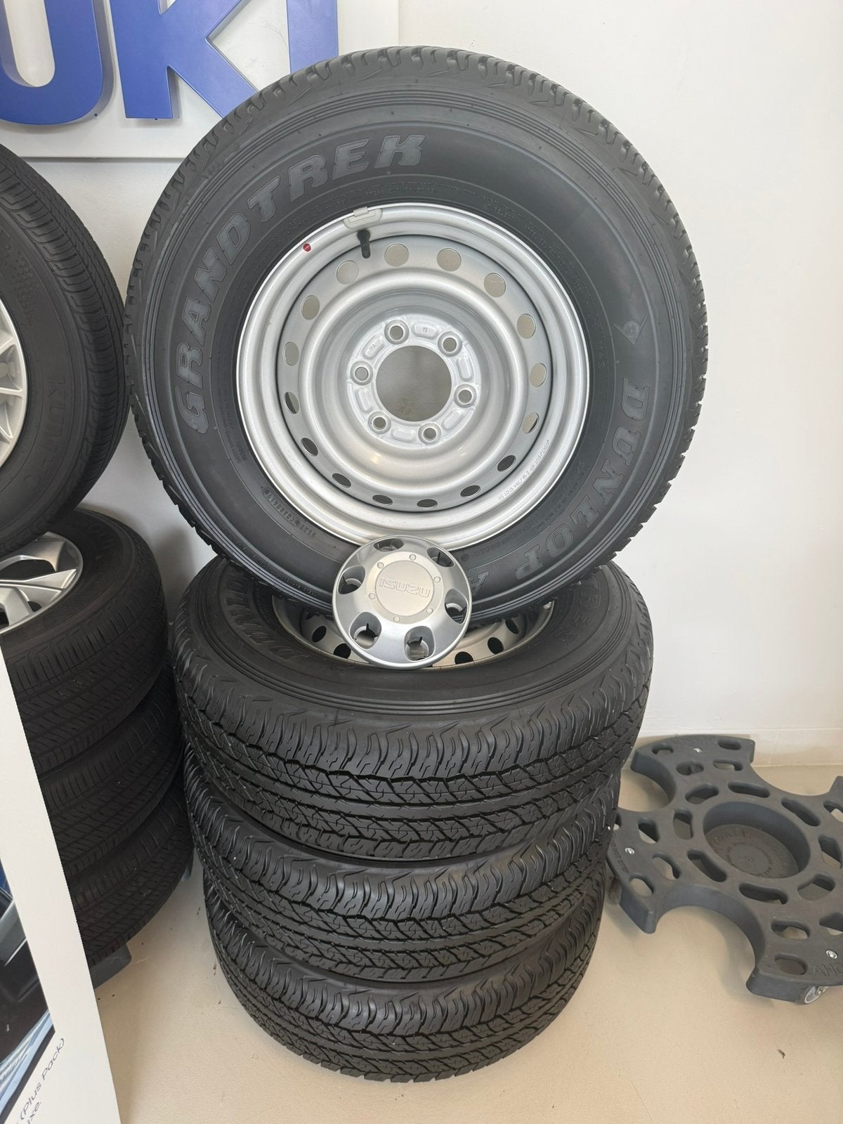 Nieuwe originele isuzu D-max AT wielen 245/70 R16 111S, Ophalen