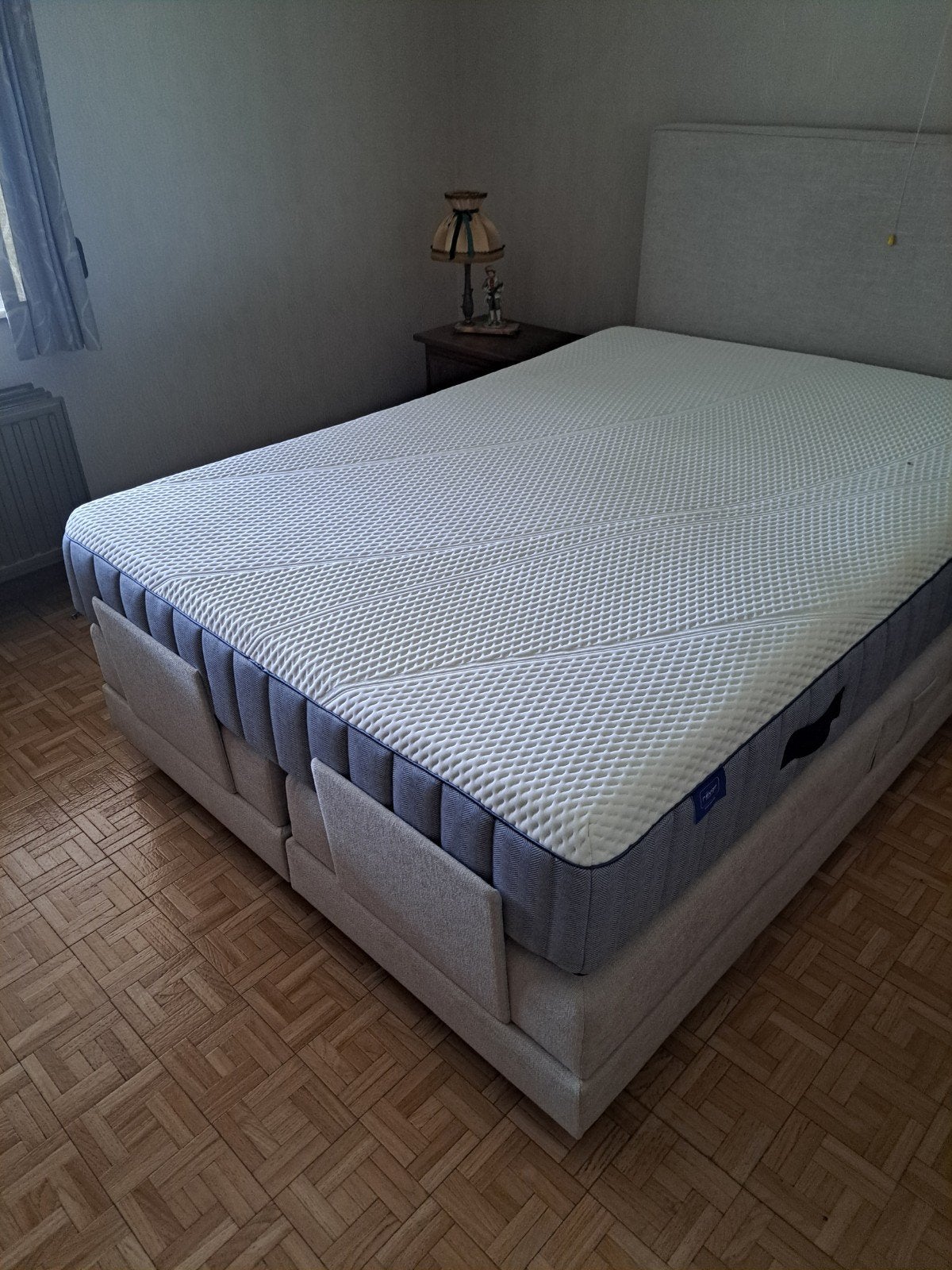 boxspring elektrische met revor matras, Maison & Meubles, Chambre à coucher | Matelas & Sommiers, Matelas, Queen size, Enlèvement