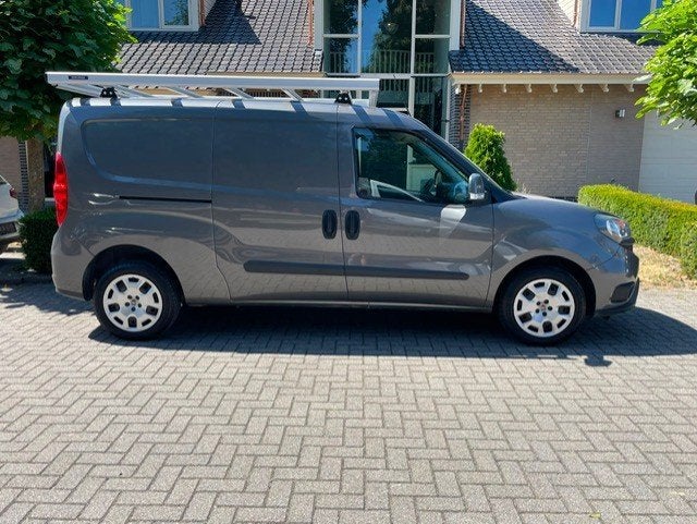 Fiat Doblò Cargo 1.4 CNG L2H1 MAXI CAMERA NAVI PDC, Autos, Argent ou Gris, 6 portes, Entreprise, 3 places