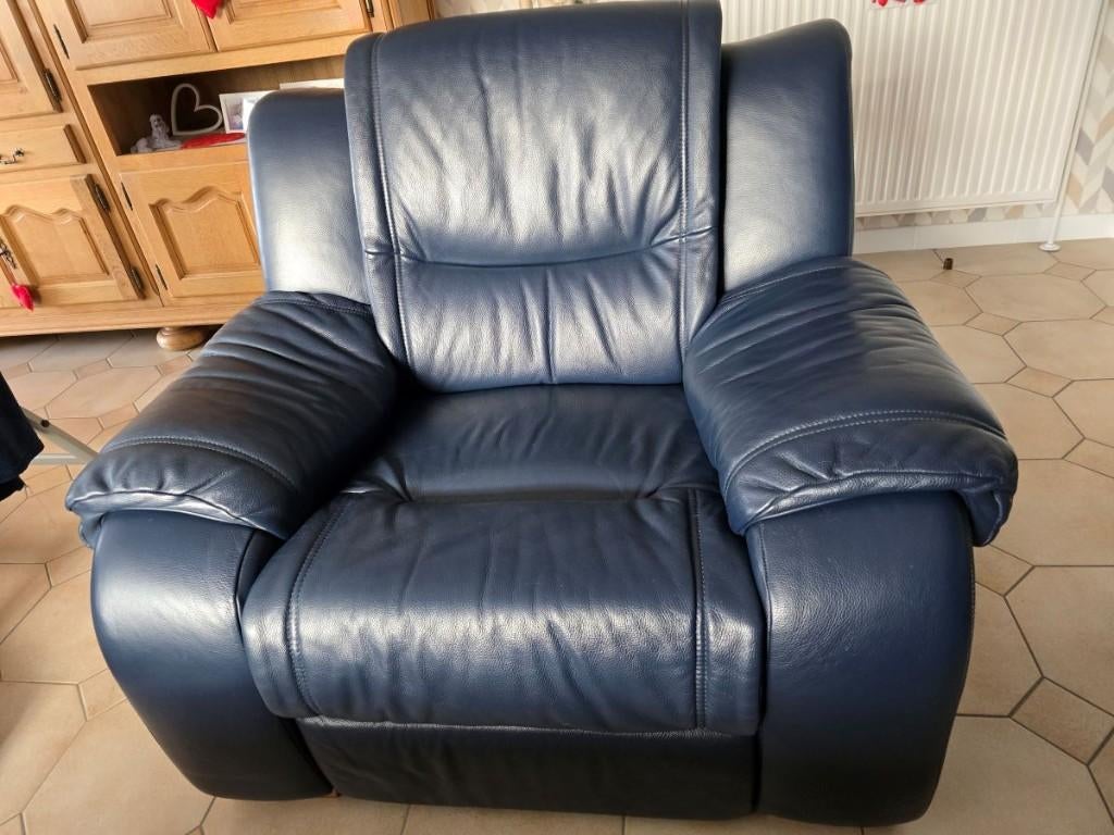 Magnifique fauteuil inclinable bleu en véritable cuir, Moins de 75 cm, Enlèvement, Cuir, Modern