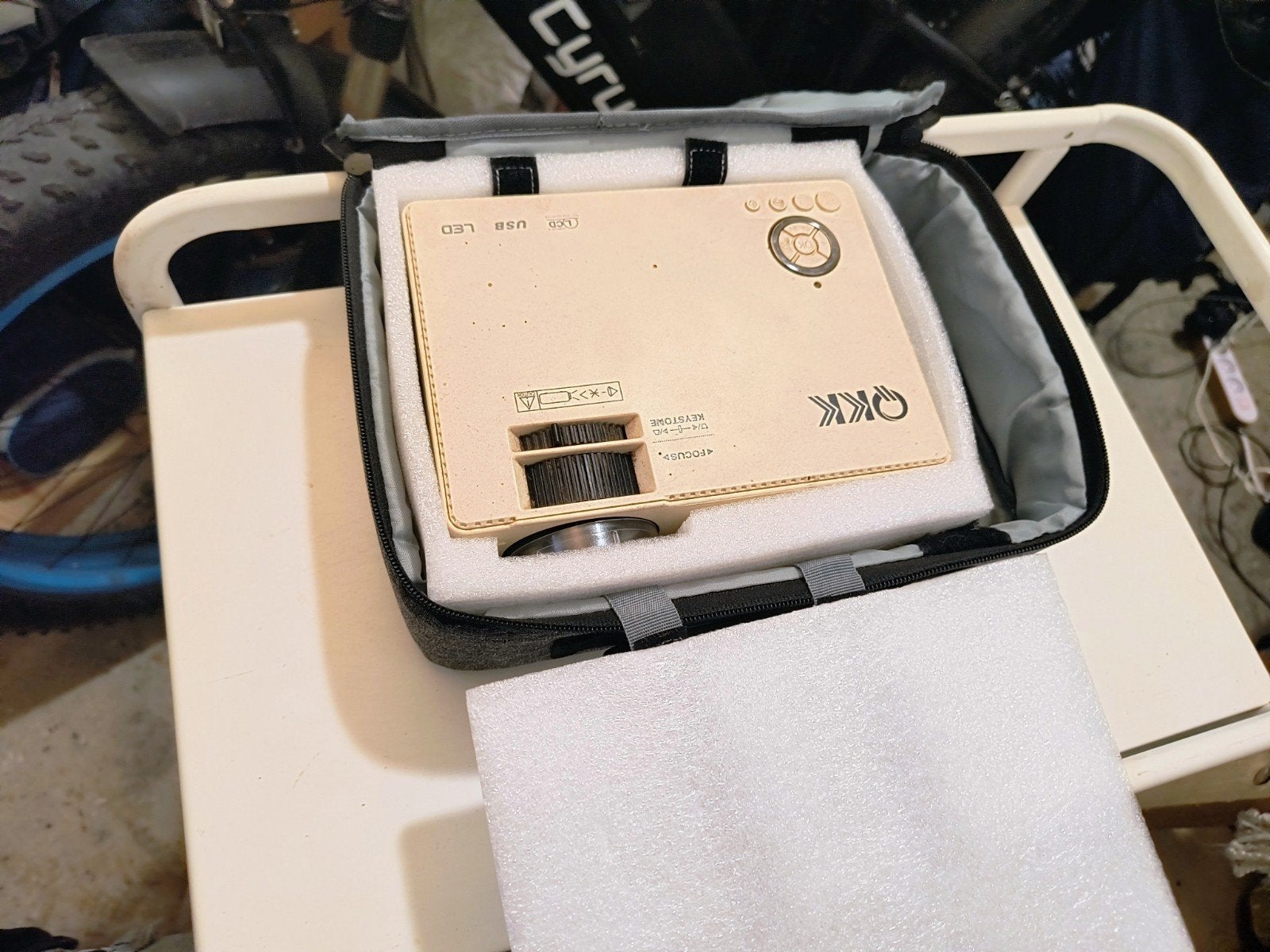 Cinema projector, Ophalen