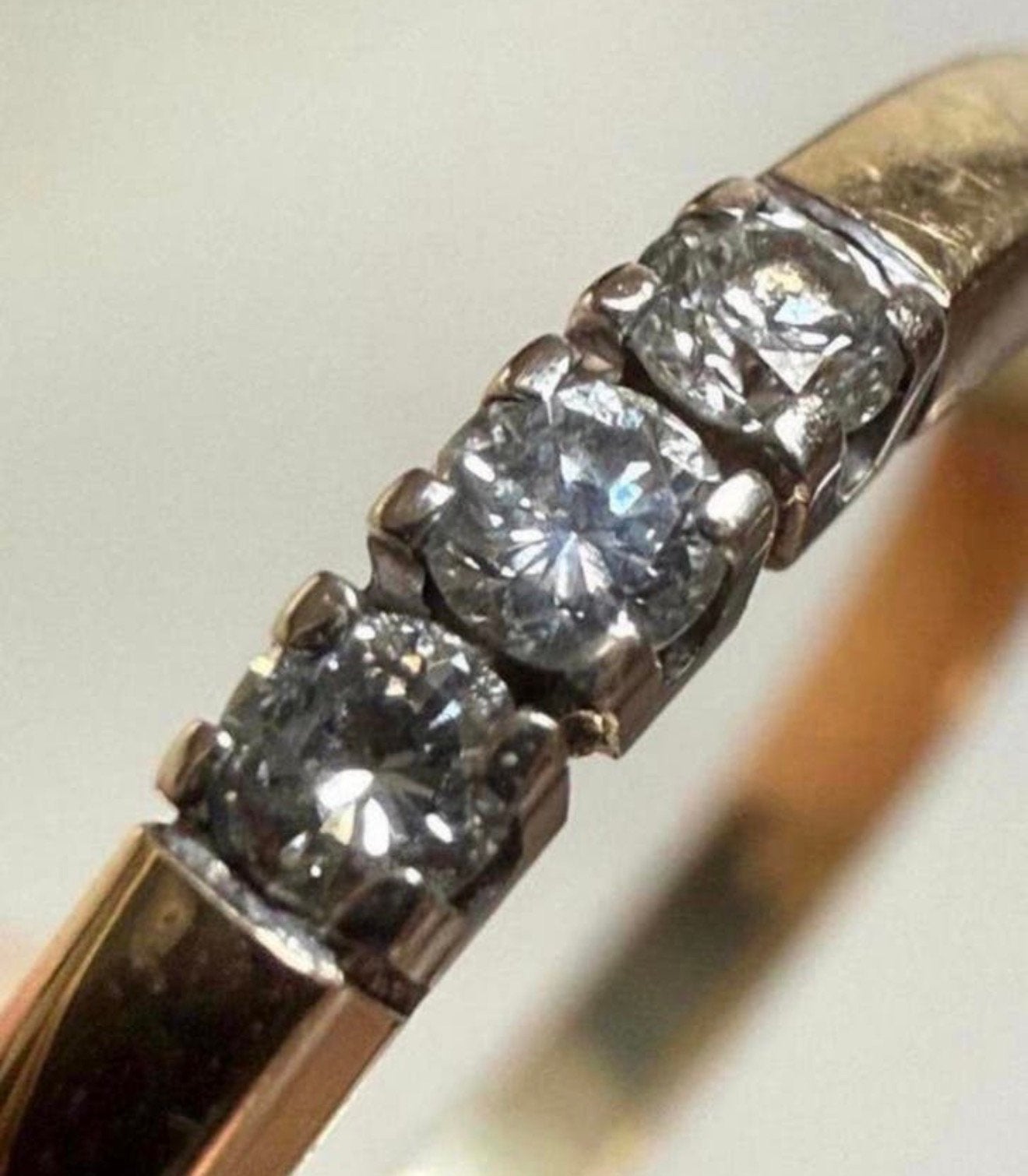 Gouden ring Diamonde met 3 natuurlijke VS diamanten! 16,75mm, Handtassen en Accessoires, Ringen, Geel, Ophalen of Verzenden, Kleiner dan 17
