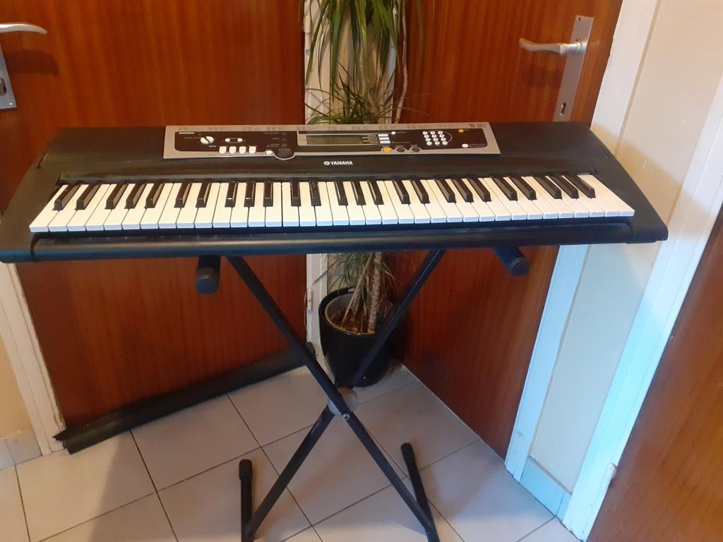 Yamaha ypt-210, Muziek en Instrumenten, Keyboards, Ophalen, Yamaha