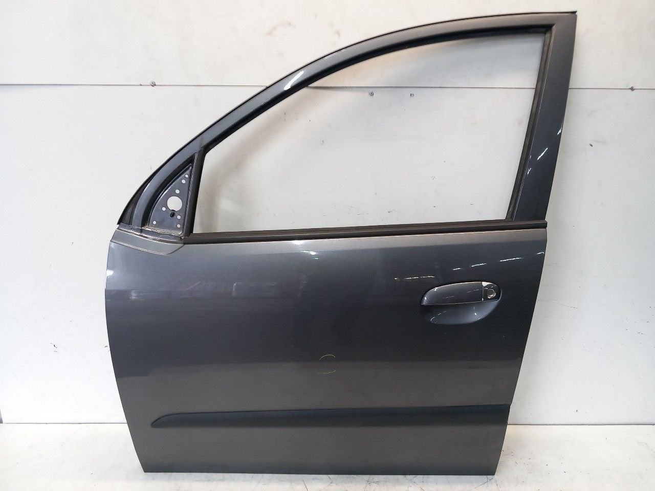 Portier links voor Hyundai i10, Onderdelen@venauto.nl, Van der Ven Autorecycling B.V., Gebruikt, Ettenseweg 76, 4706 PB Roosendaal, The Netherlands