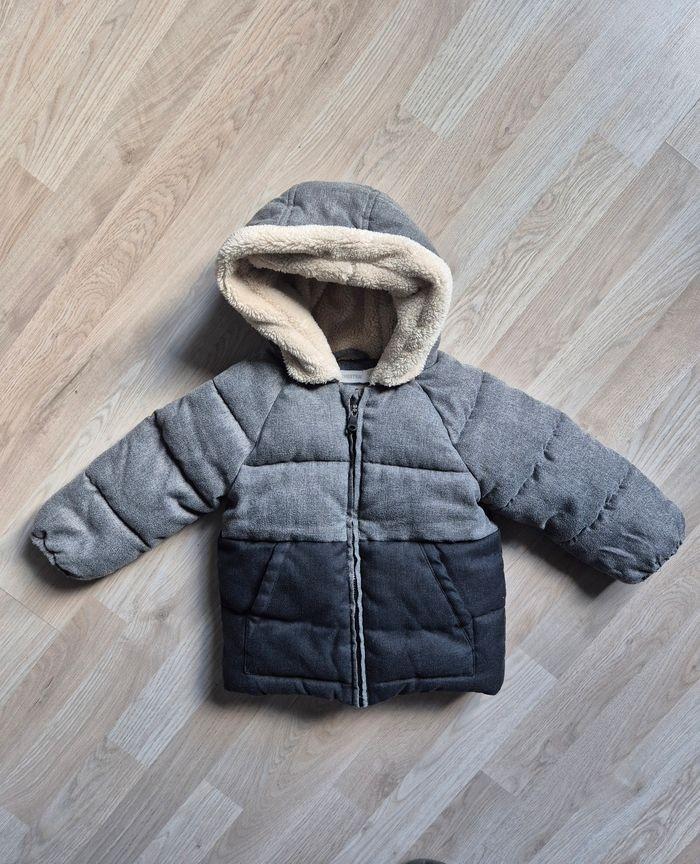 Manteau chaud 23mois 86cm, Enfants & Bébés, Vêtements de bébé | Taille 86, Enlèvement ou Envoi, Manteau