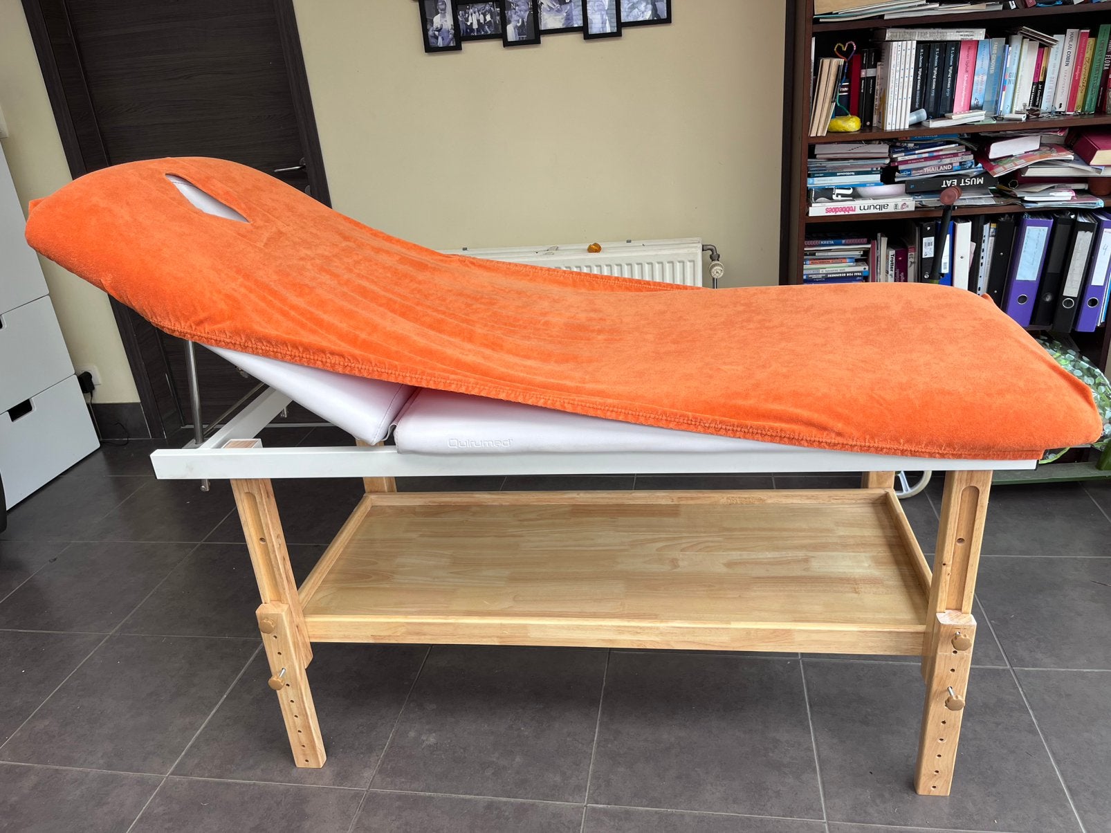 Massagetafel quiremed in hoogte verstelbaar, Sport en Fitness, Massageproducten, Ophalen, Zo goed als nieuw, Massagetafel