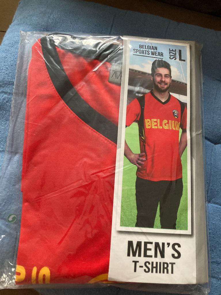Nieuw voetbal T shirt Belgium ( Belgie ) - Maat L, Kleding | Heren, Ophalen of Verzenden, Nieuw, Maat 52/54 (L)