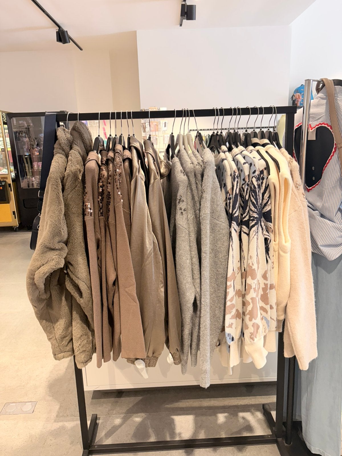 Partij 65 stuks nieuwe kleding c&s met kaartjes aan, Ophalen of Verzenden, Nieuw, Maat 34 (XS) of kleiner