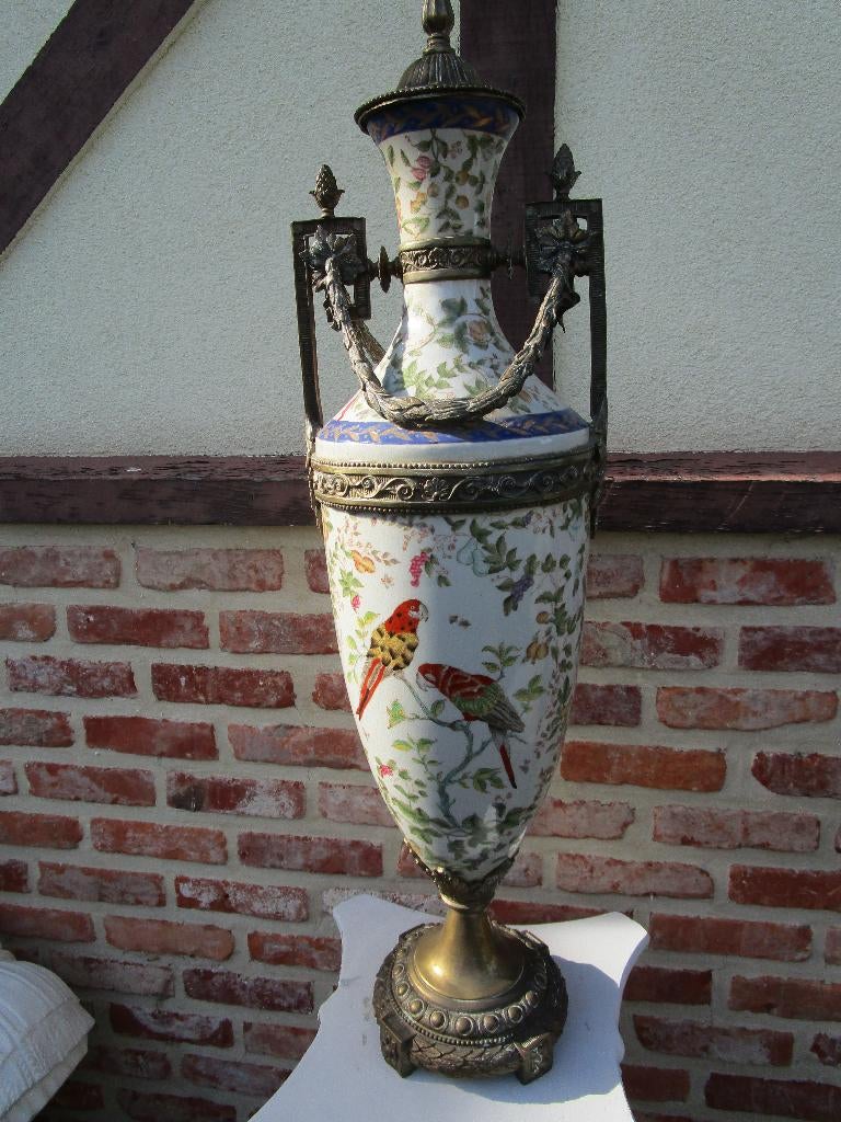 vaas aardewerk met brons papegaaien, Ophalen