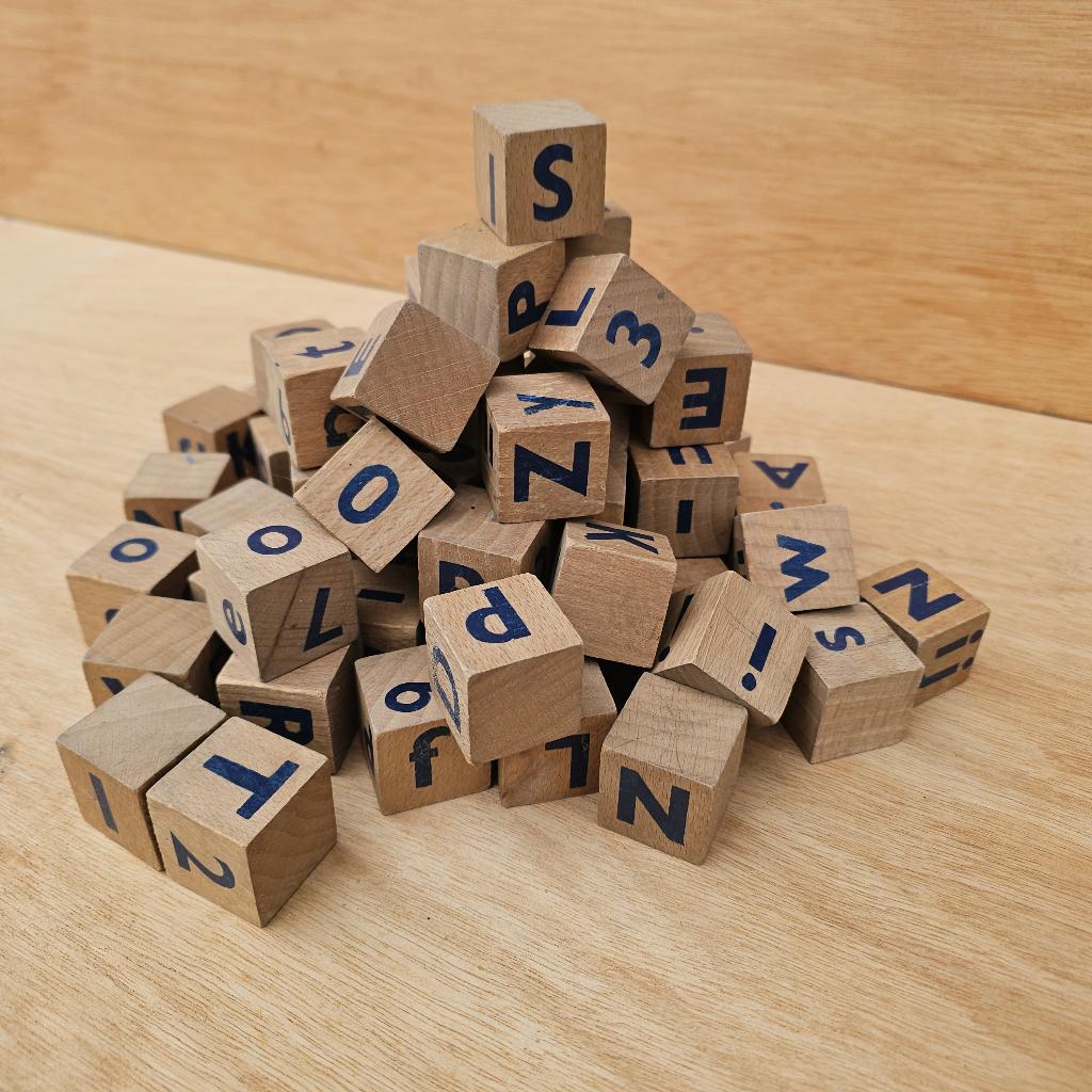 66 oude houten blokjes, Kinderen en Baby's, Ophalen of Verzenden, Gebruikt, Overige typen