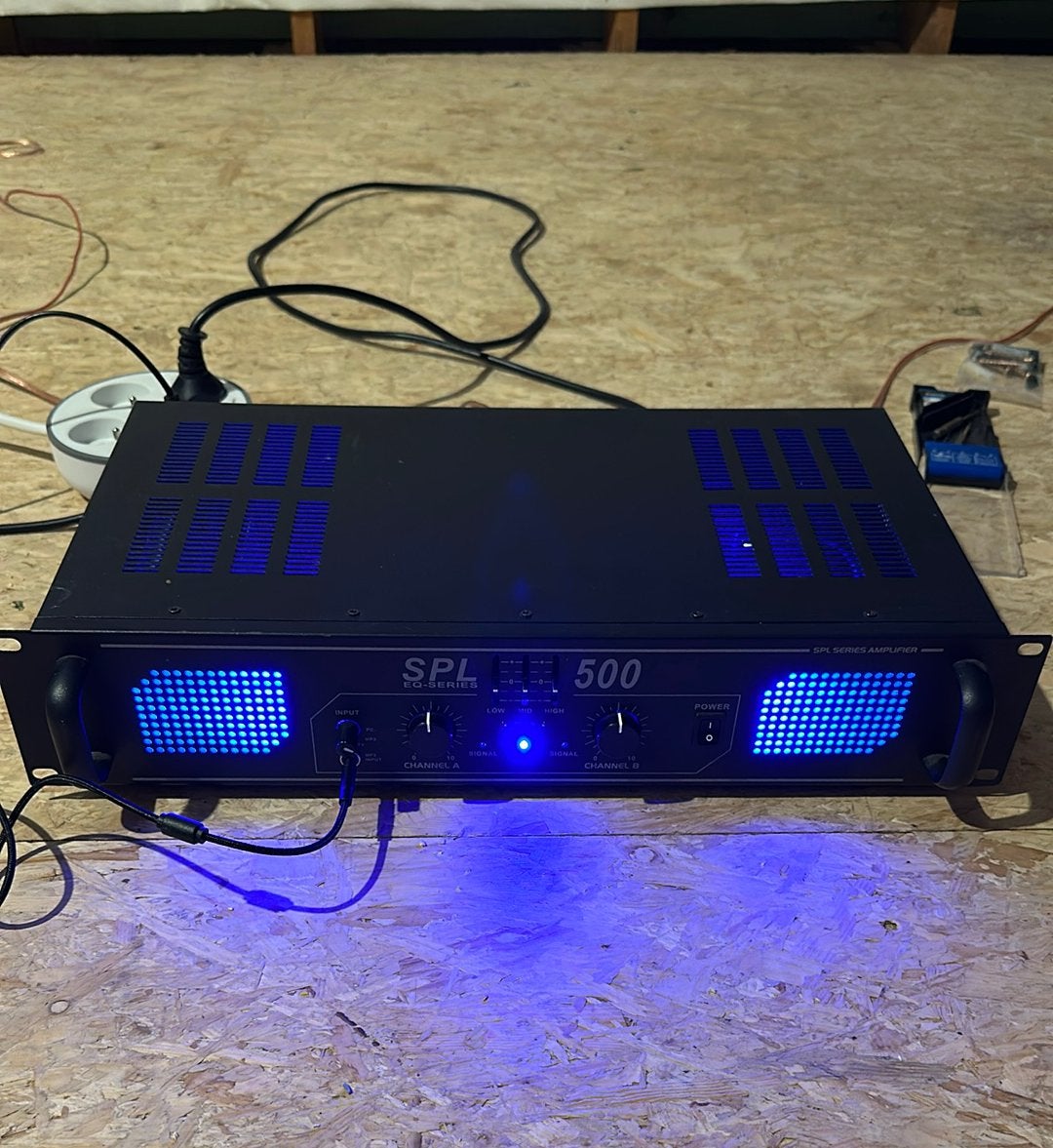 Skytec/ Vonyx SPL EQ Series 500 (SPL 500) eind veresterker, TV, Hi-fi & Vidéo, Amplificateurs & Ampli-syntoniseurs, Utilisé, Stéréo