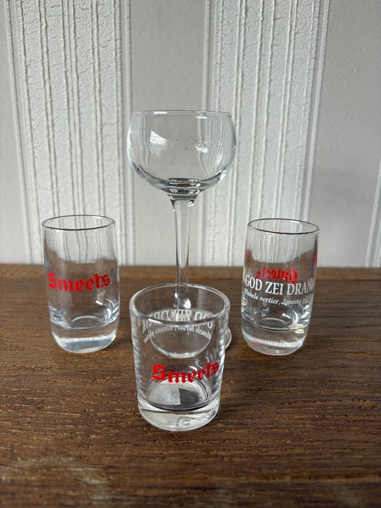 Set van 4 vintage Smeets Hasselt jeneverglazen, Verzamelen, Ophalen of Verzenden, Zo goed als nieuw, Borrel- of Shotglas