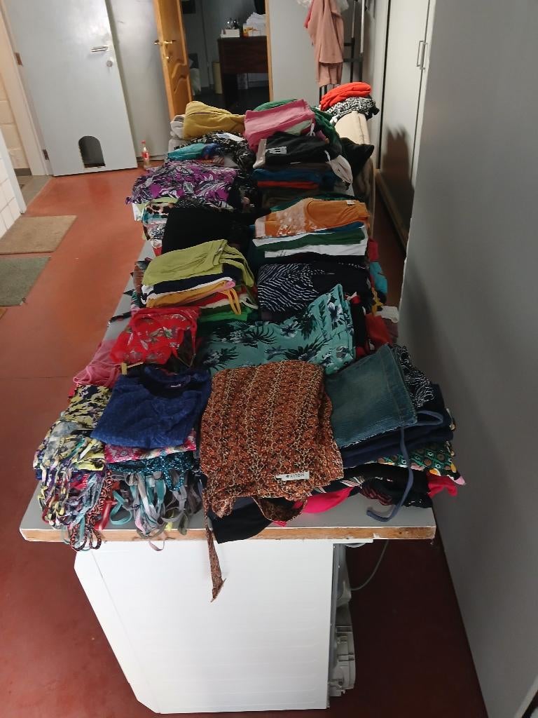 Opruiming kleding rommelmarkten !, Enlèvement
