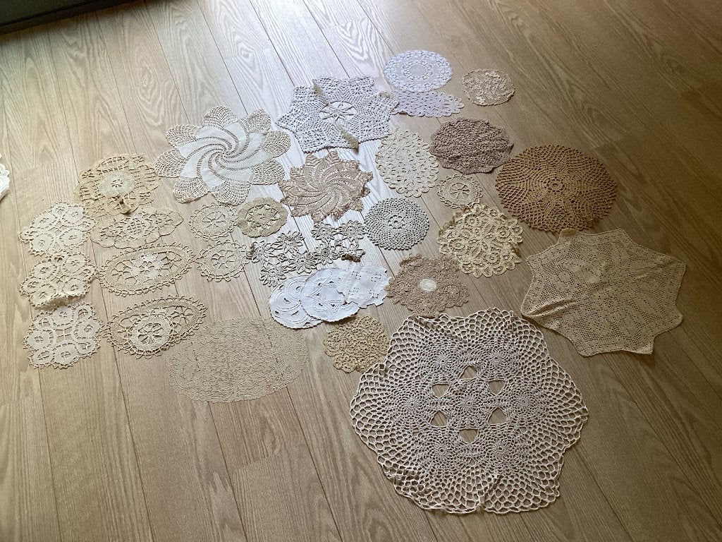 Lot onderleggers 32 stuks, Huis en Inrichting, Woonaccessoires | Onderzetters, Ophalen, Gebruikt, Wit