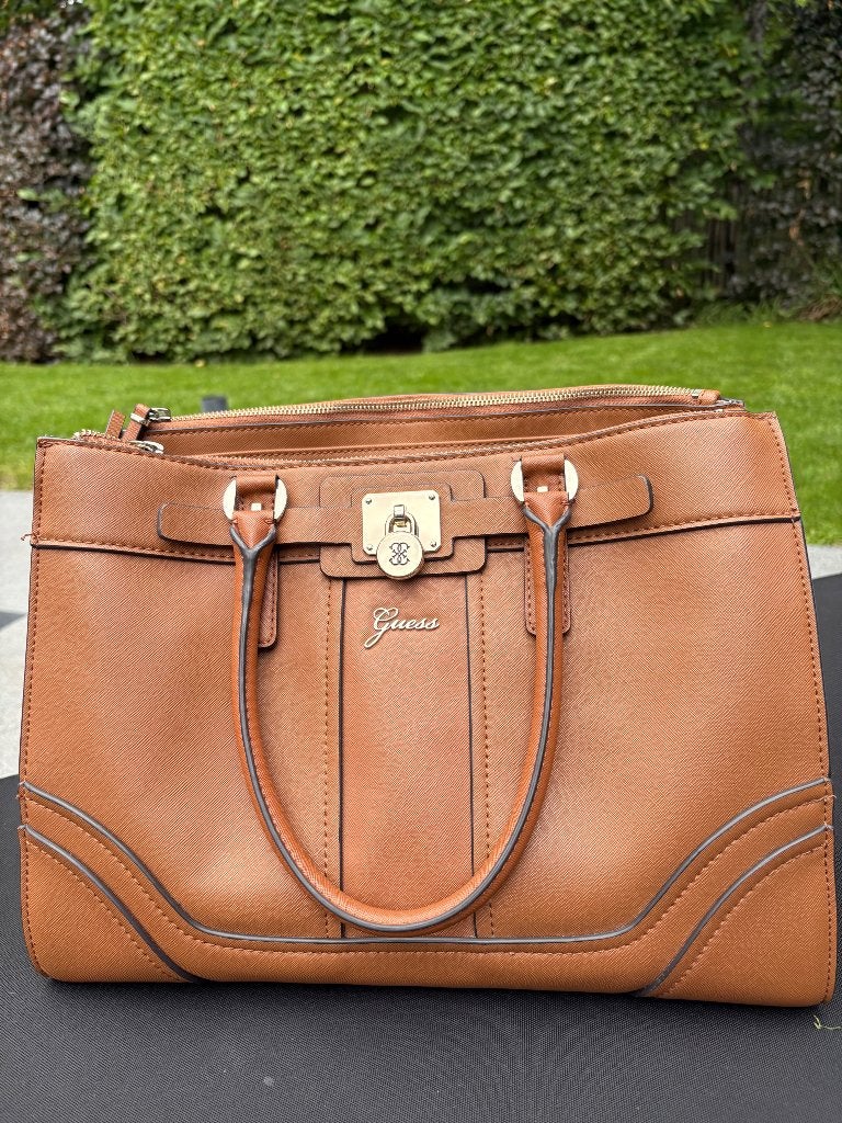 Handtas Guess, Handtassen en Accessoires, Tassen | Damestassen, Ophalen, Zo goed als nieuw, Bruin, Handtas
